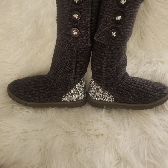 Customized embellished Women's UGG boots - Picture 3 of 6